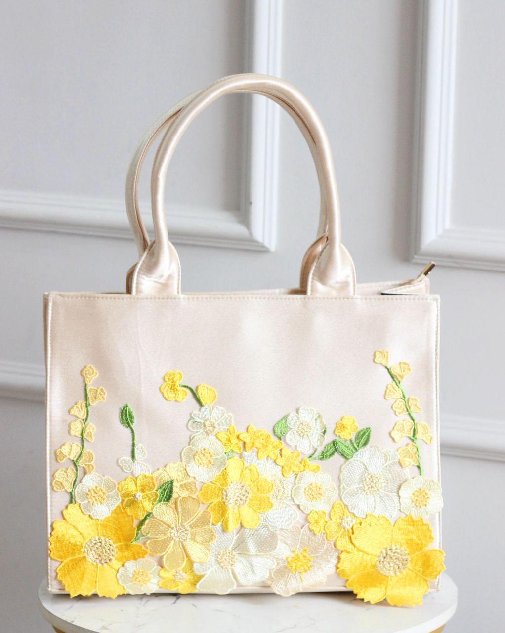 Floral Embroidered Tote Bag – Chic Canvas Handbag for Women