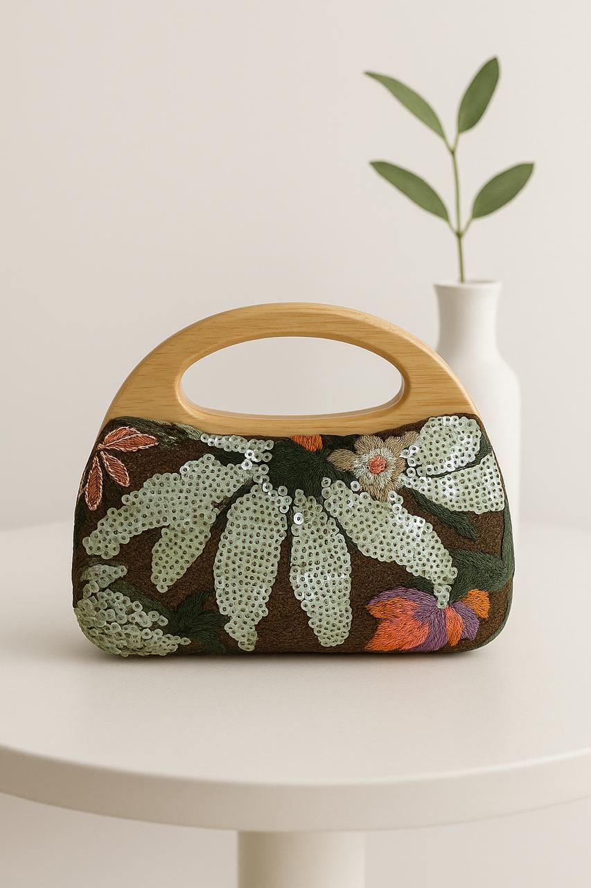 The Wood-Grain Bloom Clutch