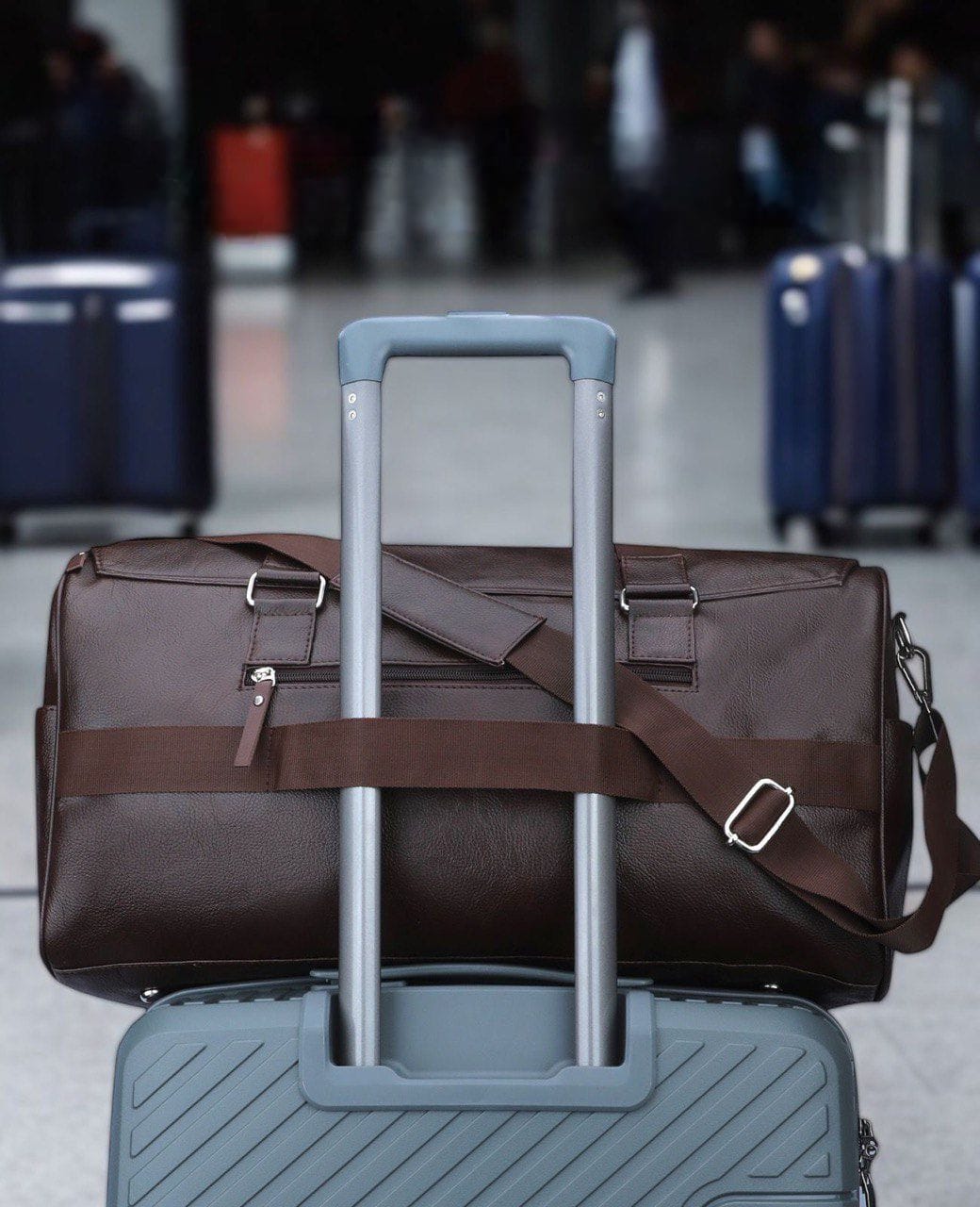 All Tech Travel Duffle Bag with USB wireless Mobile Charging Port