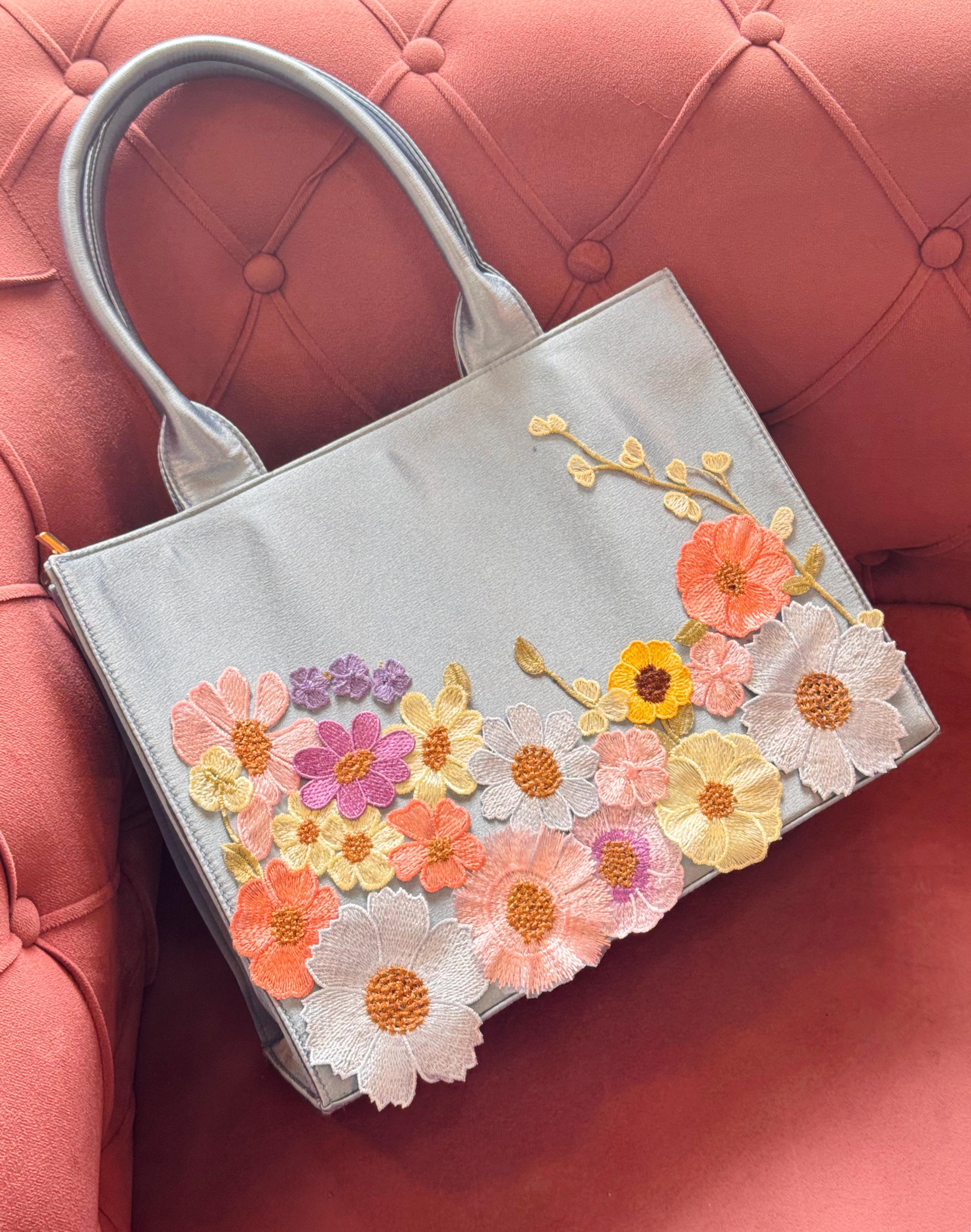 Floral Embroidered Tote Bag – Chic Canvas Handbag for Women