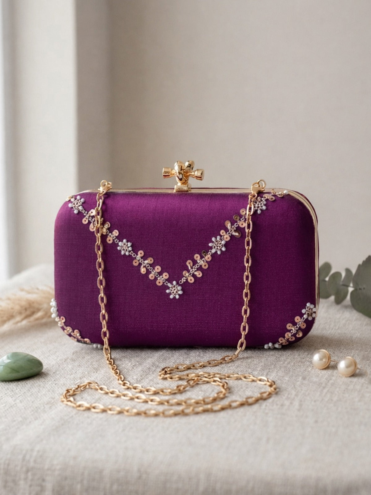 Siora Embroidered Clutch