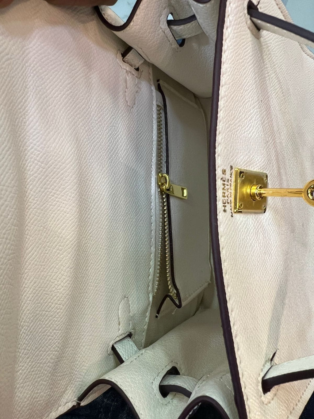 Victoria Handheld Bag