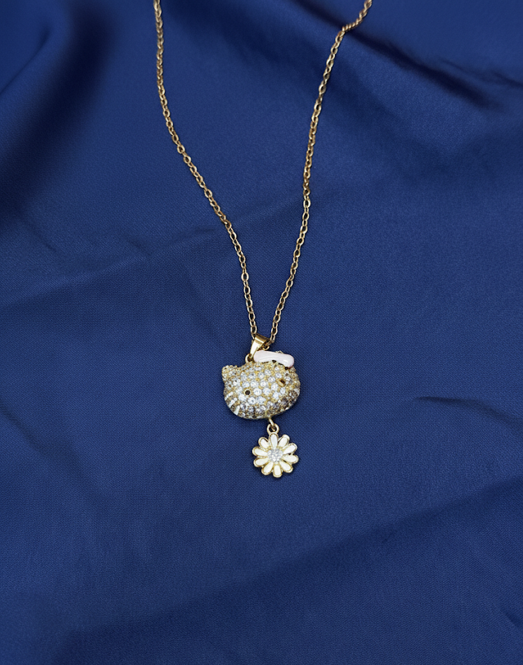 Yuki Pendant Neckpiece