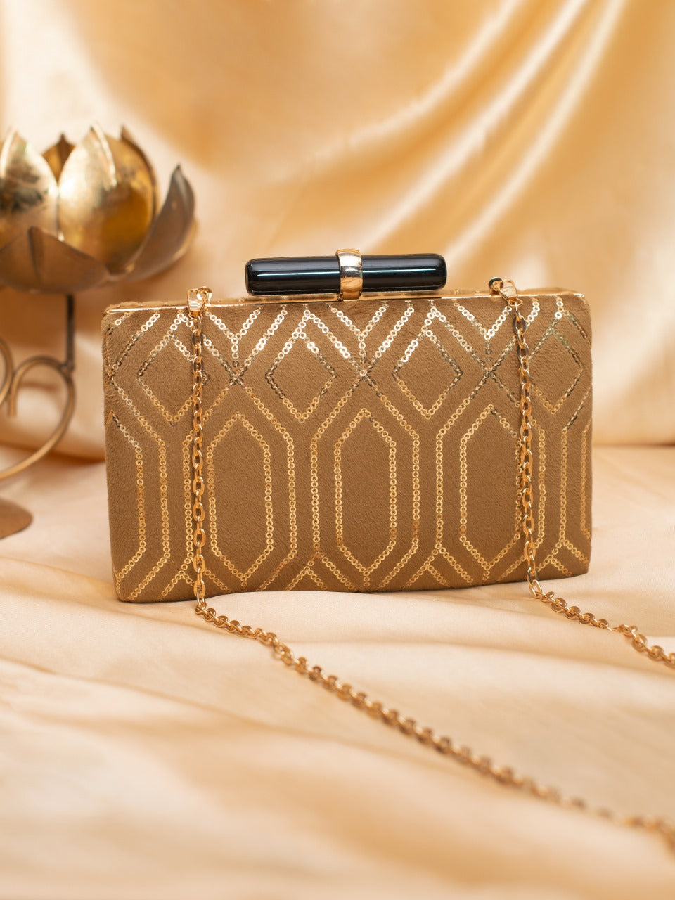 The Deco Lattice Clutch