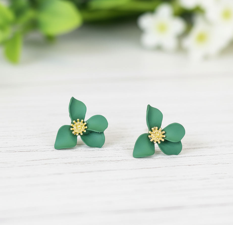 Lira Stud Earrings