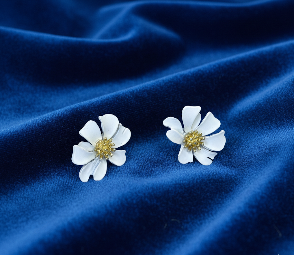 Snowbloom Stud Earrings